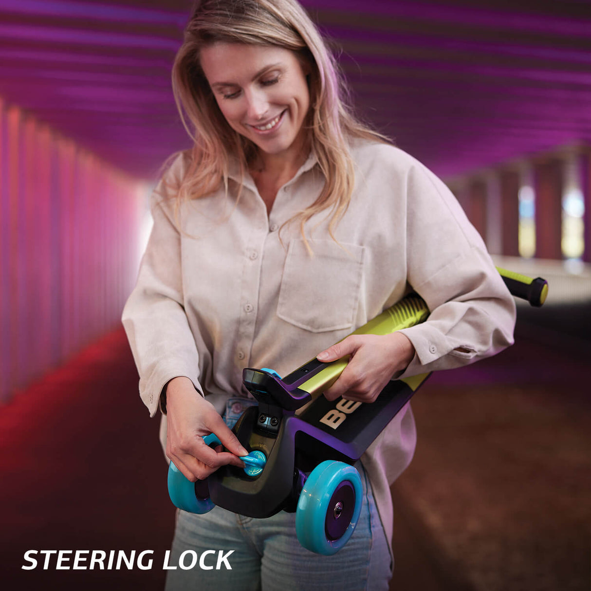 BERG Nexo Foldable Lights LED-Deck 3 Wheeled Scooter - Mint
