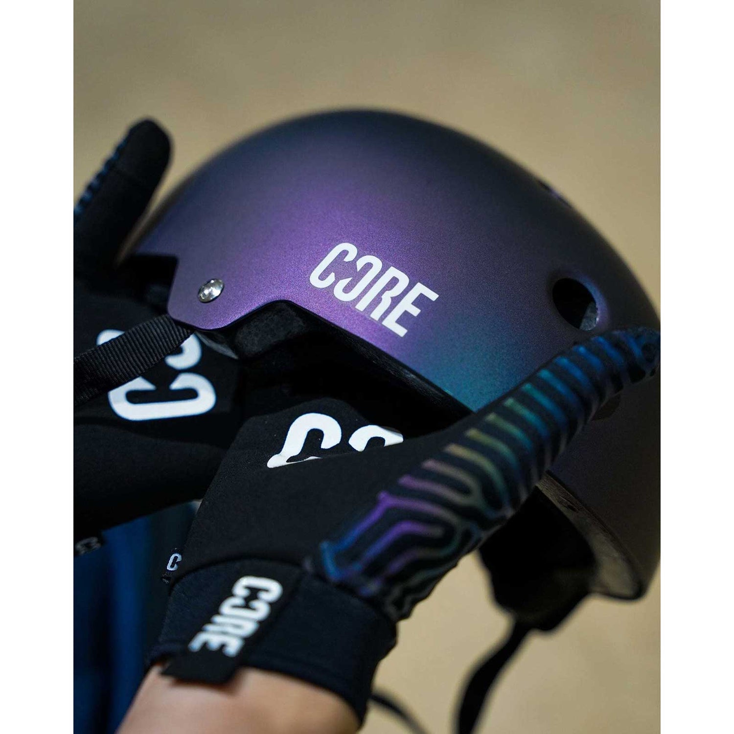 CORE Aero Protective Gloves - Neochrome