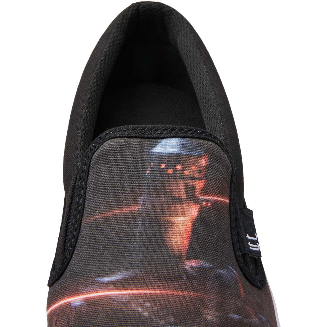 DC x Mandalorian Manual Slip Skate Shoes - Black/Red