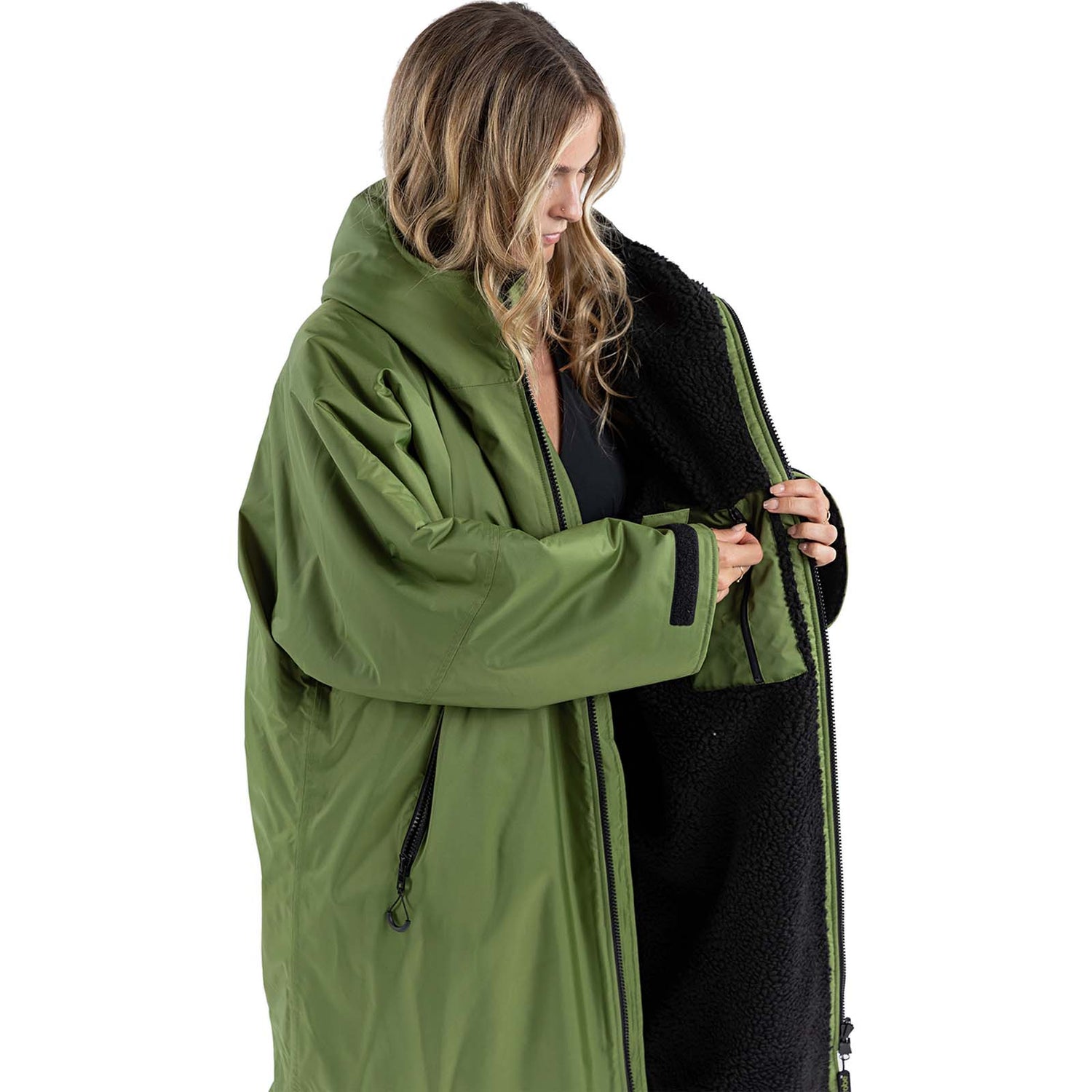 Dryrobe Advance Long Sleeve Changing Robe - Dark Green/Black