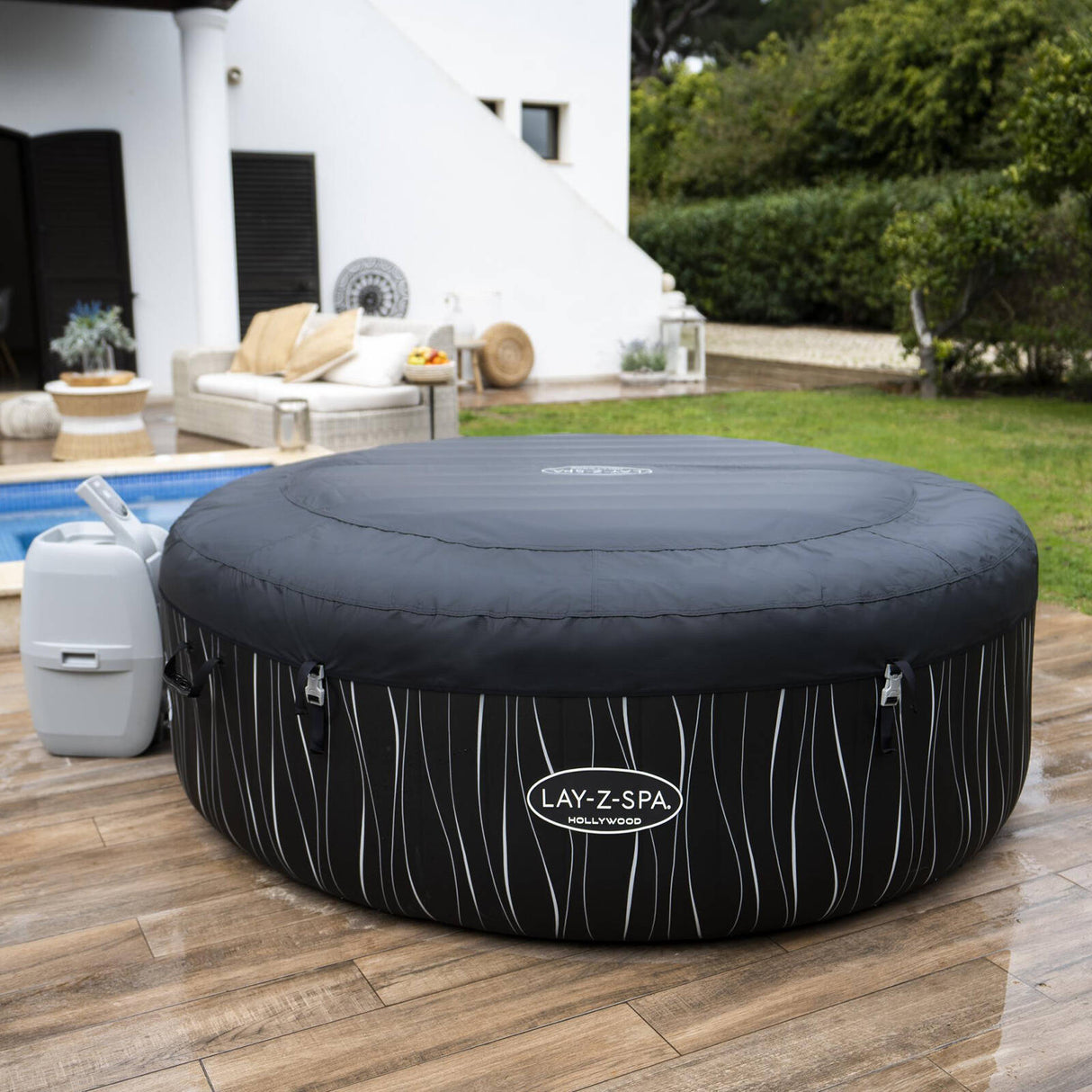 Lay-Z-Spa Hollywood 6 Person Airjet Inflatable Hot Tub